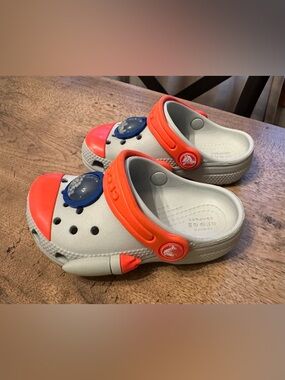 GUC Toddler Space Glow in the Dark Crocs Size C8.